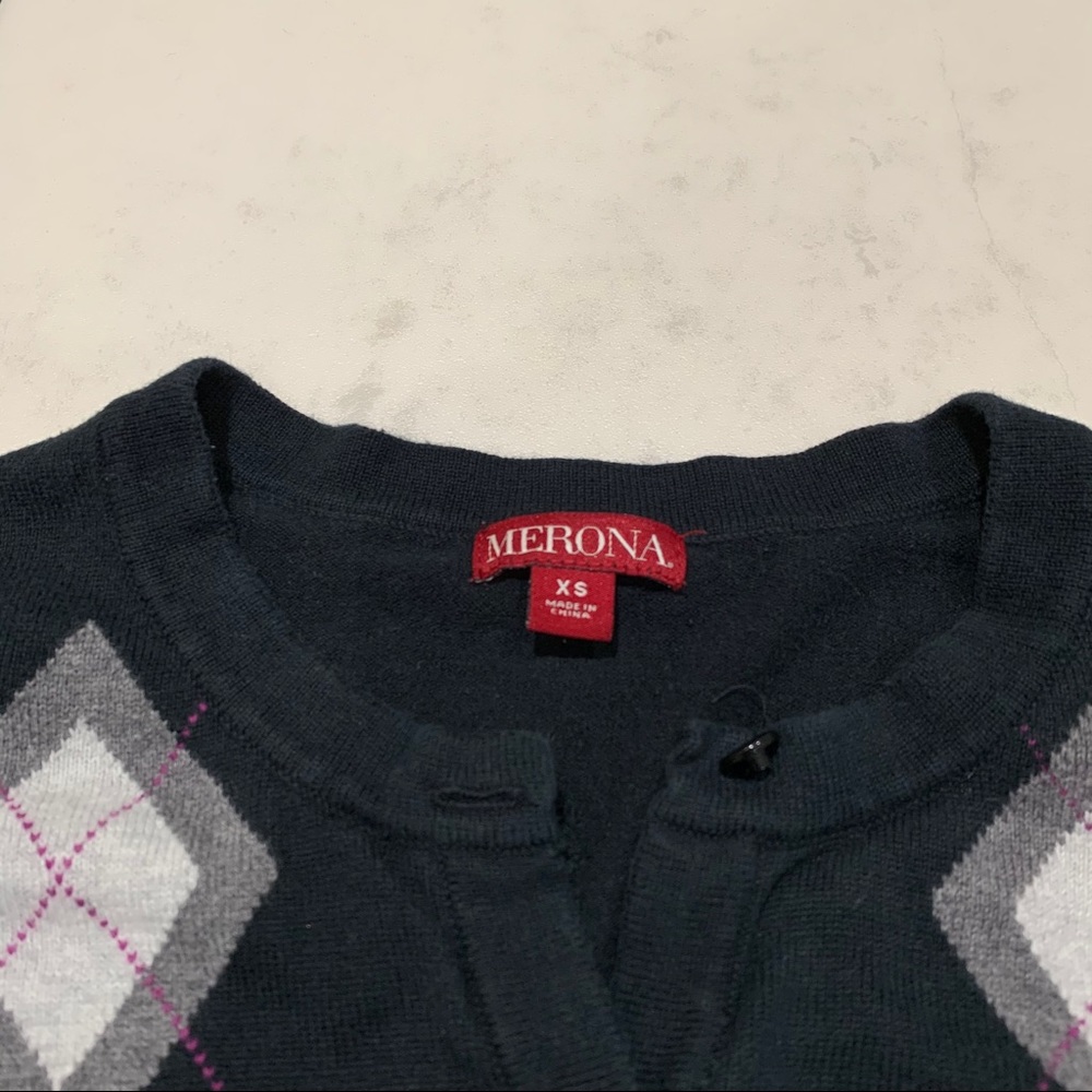 🦋 (3 for $20) Argyle Print Cardigan - Picture 5 of 6